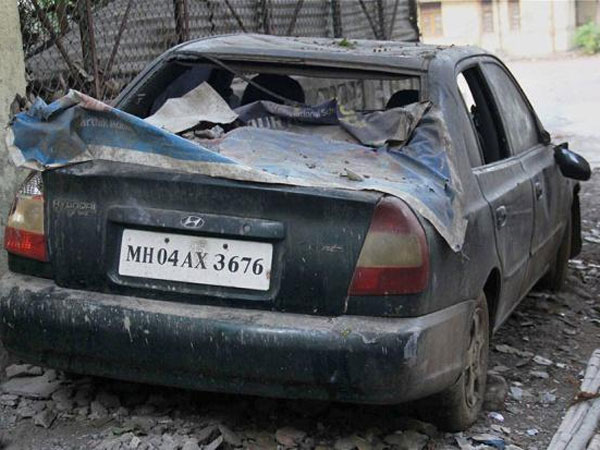 Dawood Ibrahim’s Car burnt publicly in Ghaziabad near Delhi on Wednesday Dawood Ibrahim’s Car burnt publicly in Ghaziabad near Delhi on Wednesday
