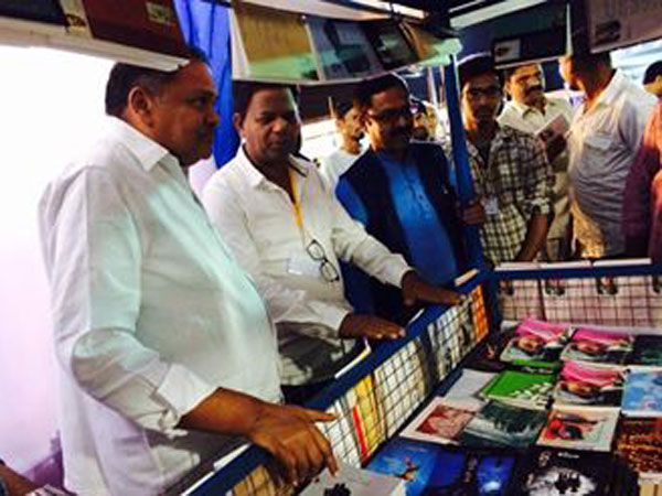 Hyderabad Book fair: push cart a special attraction 