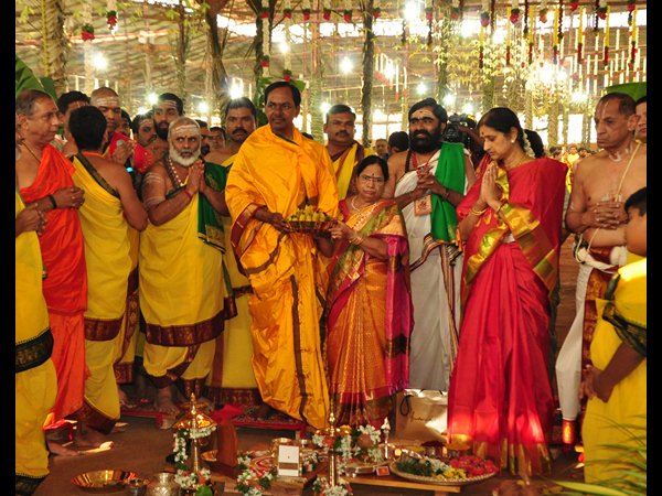 ఆయుత చండీయాగం తొలిరోజు