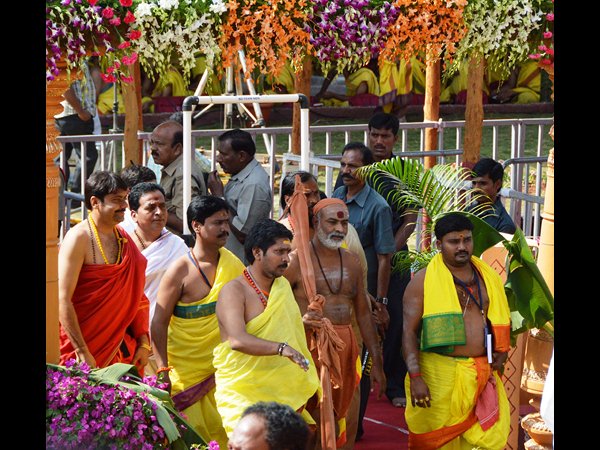 ఆయుత చండీయాగం తొలిరోజు