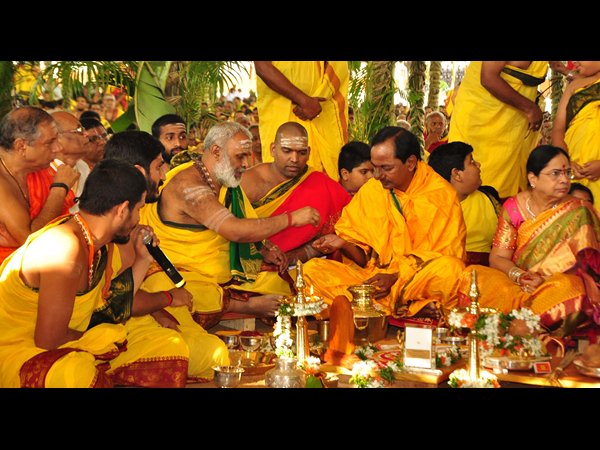 ఆయుత చండీయాగం తొలిరోజు