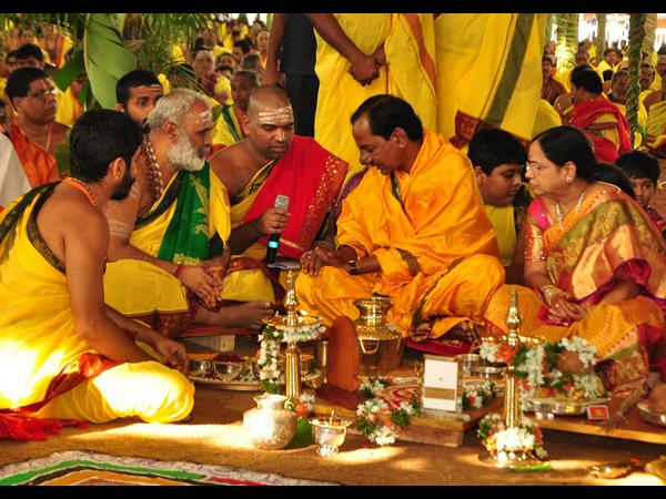 ఆయుత చండీయాగం తొలిరోజు