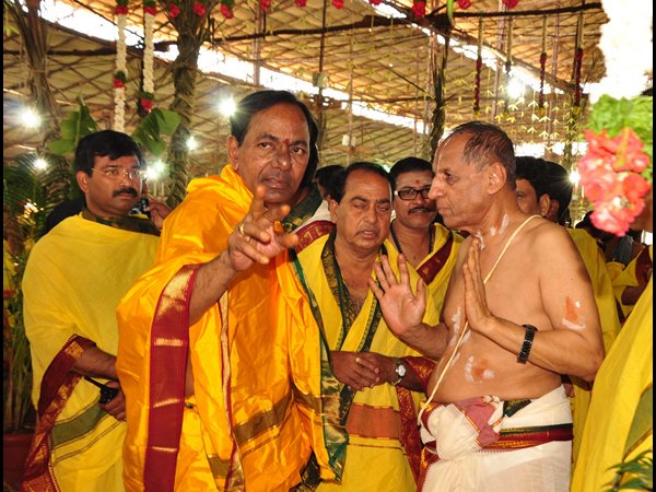 ఆయుత చండీయాగం తొలిరోజు