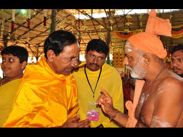 ఆయుత చండీయాగం తొలిరోజు