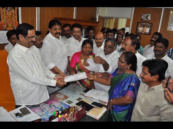 స్పీకర్‌పై అవిశ్వాసం నోటీస్