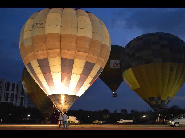అద్భుతంగా ప్రారంభమైన స్కైఫెస్ట్: లాంగ్ రైడ్‌కు ఒక్కొక్కరికీ రూ. 15వేలు