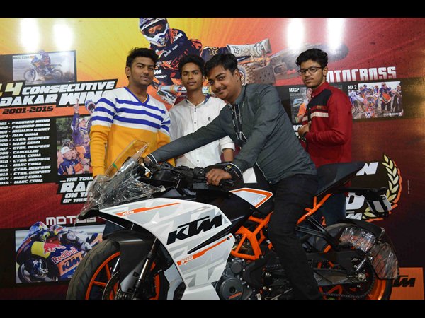 ఉత్సాహంగా స్కైఫెస్ట్ ఉత్సాహంగా స్కైఫెస్ట్