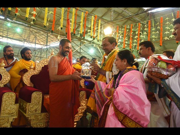 మూడోరోజు యాగానికి హాజరైన ప్రముఖులు