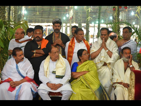 మూడోరోజు యాగానికి హాజరైన ప్రముఖులు