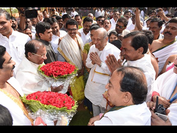 మూడోరోజు యాగానికి హాజరైన ప్రముఖులు