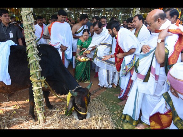 మూడోరోజు యాగానికి హాజరైన ప్రముఖులు