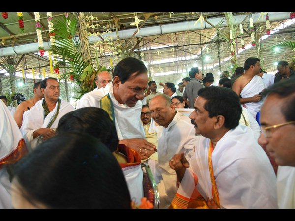 మూడోరోజు యాగానికి హాజరైన ప్రముఖులు