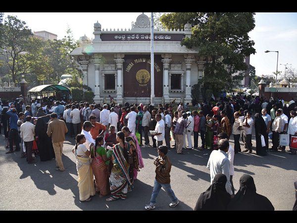  డబుల్ బెడ్ రూం ఇళ్లు