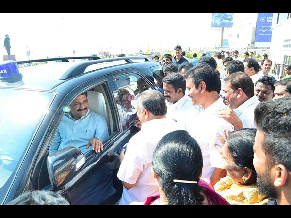 విశాఖ బీచ్ రోడ్డులో నేదునూరి మ్యూజిక్ మ్యూజియం