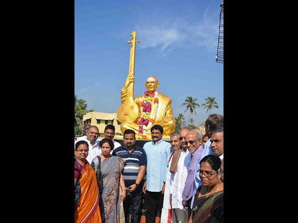 విశాఖ బీచ్ రోడ్డులో నేదునూరి మ్యూజిక్ మ్యూజియం