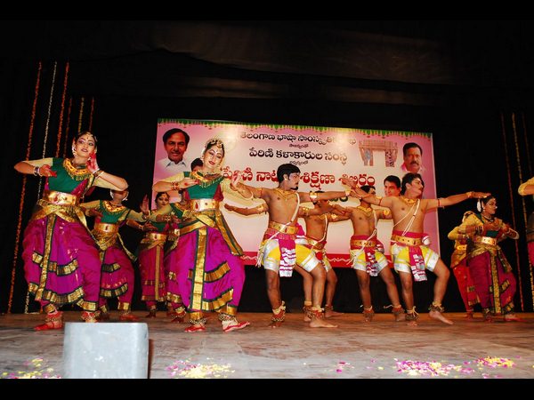 పేరిణి నృత్యం