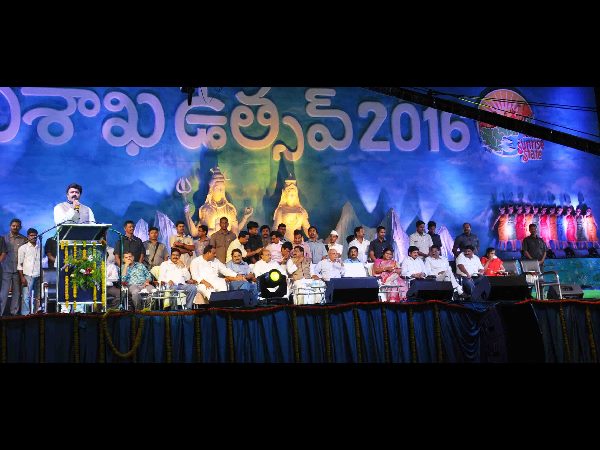  విశాఖ ఉత్సవ్: పంచ్ డైలాగులతో బాలయ్య సందడి (ఫోటోలు)