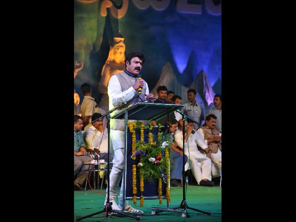  విశాఖ ఉత్సవ్: పంచ్ డైలాగులతో బాలయ్య సందడి (ఫోటోలు)