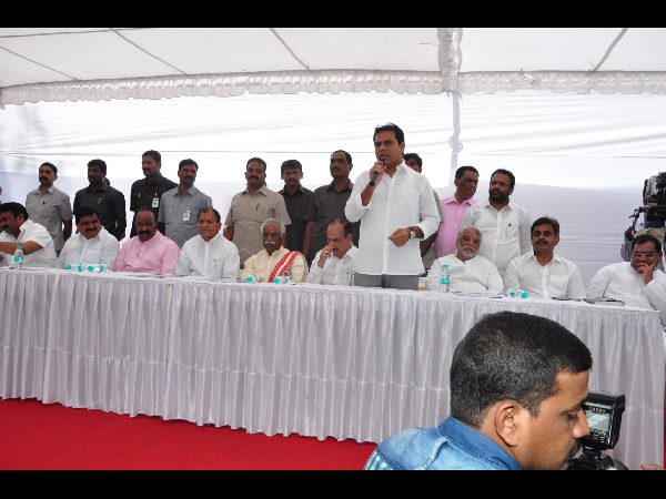 చైనా తరహాలో మూడేళ్లలో స్కైవేలు నిర్మిస్తామన్న కేటీఆర్