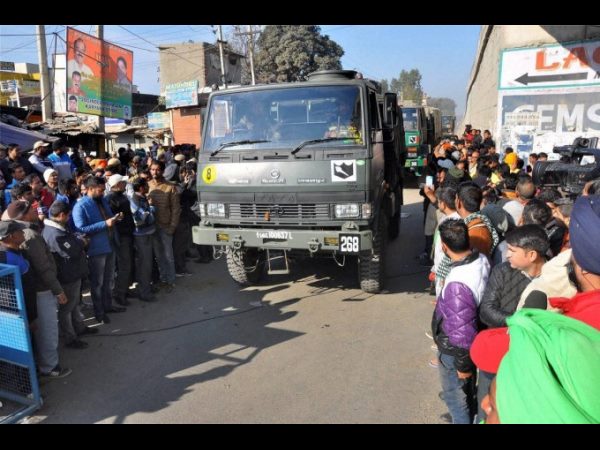 రెండు అంతస్తుల భవనంలో