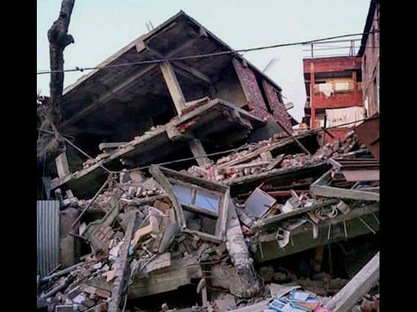 కూలిన భవనం