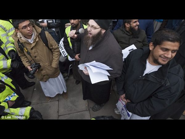 సిద్దార్ధ్ ధర్: 'జిహాదీ జాన్'గా హిందువు 