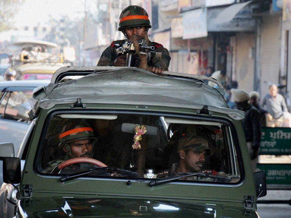 దొంగ దారిలో వెళ్లారు