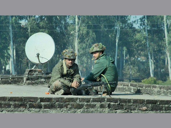 చాంబర్ నుంచి గెంటివేశారు