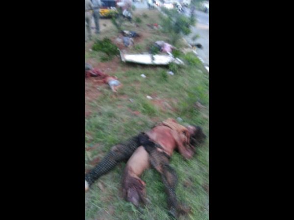 ఘోర రోడ్డు ప్రమాదం: 10మంది మృతి