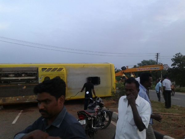  ఘోర రోడ్డు ప్రమాదం: 10మంది మృతి