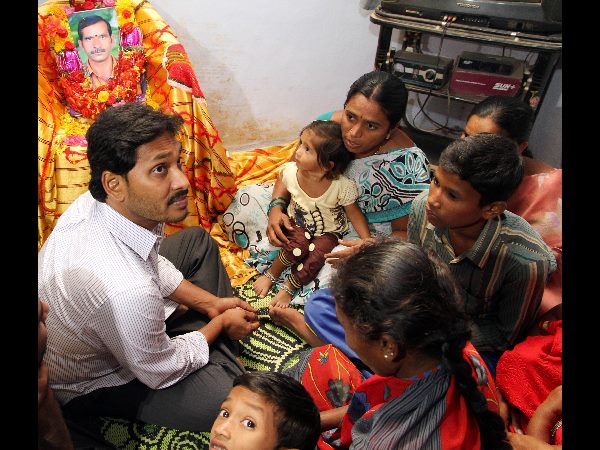  బాబొచ్చాడు.. పంగనామాలు పెట్టాడు: 'అనంత' యాత్రలో జగన్ 