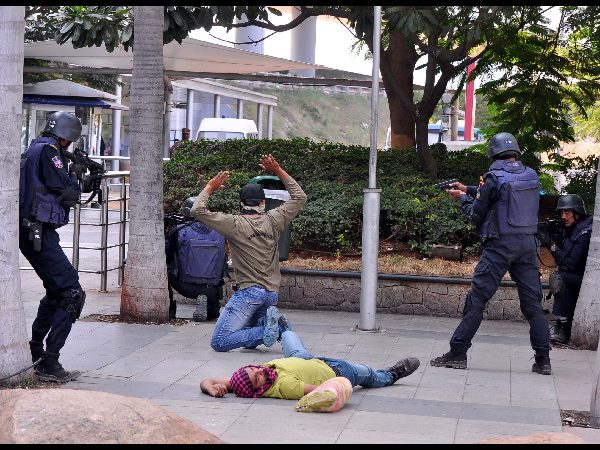 ఎయిర్‌పోర్ట్‌లో మాక్‌డ్రిల్ ఉత్కంఠ