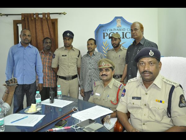 అంగీకరించాడు...