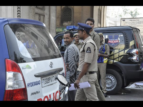 అనుమానించిన తల్లి...