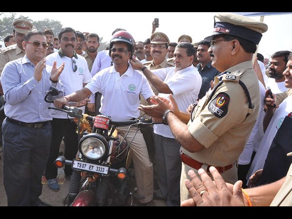 సేఫ్టీ ఫస్ట్-హెల్మెట్ మస్ట్