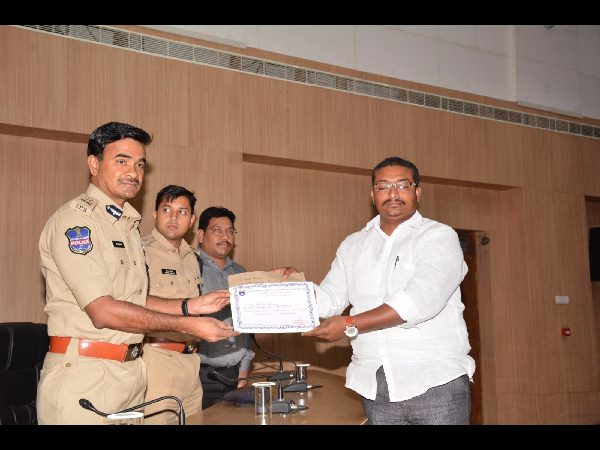  సైబరాబాద్‌లో 'గుడ్ సిటిజన్స్' వీరే 