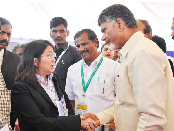 Vishaka summit: Venkaiah Naidu praises CM Chandrababu