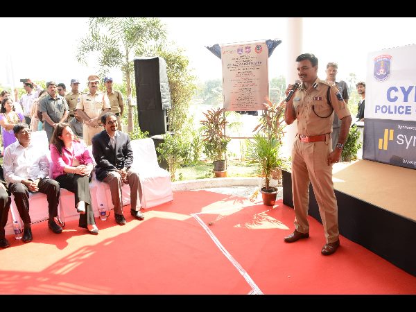  గచ్చిబౌలి విప్రో కూడలిలో ఏర్పాటు చేసిన వాచ్ టవర్ ఇదే