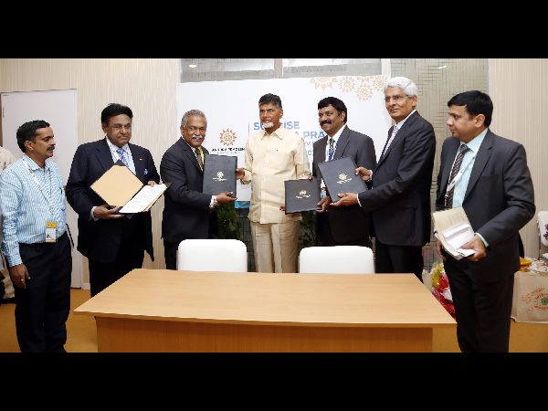 డబుల్ ప్లాన్: మోడీకంటే చంద్రబాబే ముందు(పిక్చర్స్)