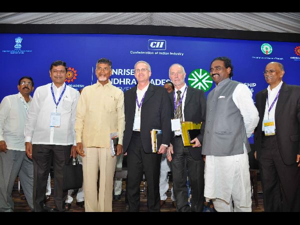  డబుల్ ప్లాన్: మోడీకంటే చంద్రబాబే ముందు(పిక్చర్స్)