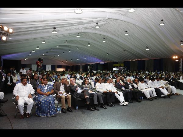 డబుల్ ప్లాన్: మోడీకంటే చంద్రబాబే ముందు(పిక్చర్స్)