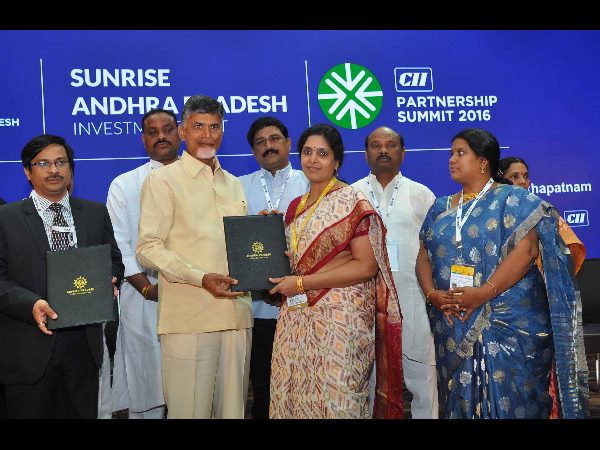 డబుల్ ప్లాన్: మోడీకంటే చంద్రబాబే ముందు(పిక్చర్స్)