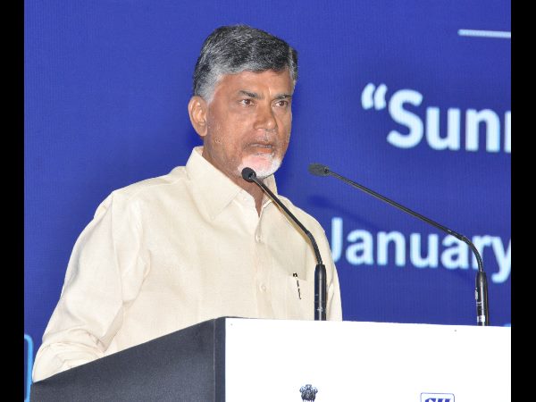 డబుల్ ప్లాన్: మోడీకంటే చంద్రబాబే ముందు(పిక్చర్స్)