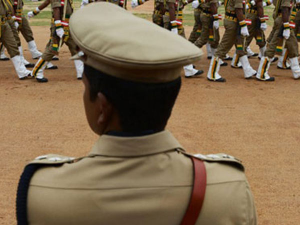 బదిలీ చేశారు 