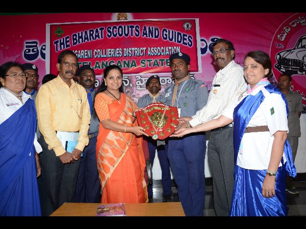 స్కౌట్స్ అండ్ గైడ్స్