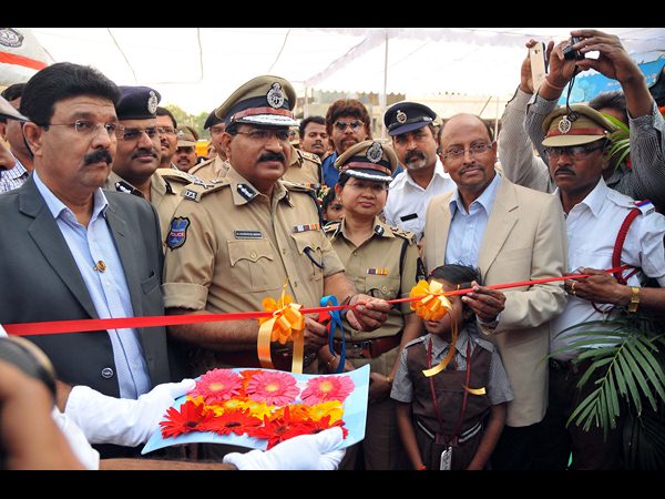 సాంకేతిక పరిజ్ఞానంతో ట్రాఫిక్ సమస్యలకు చెక్ సాంకేతిక పరిజ్ఞానంతో ట్రాఫిక్ సమస్యలకు చెక్
