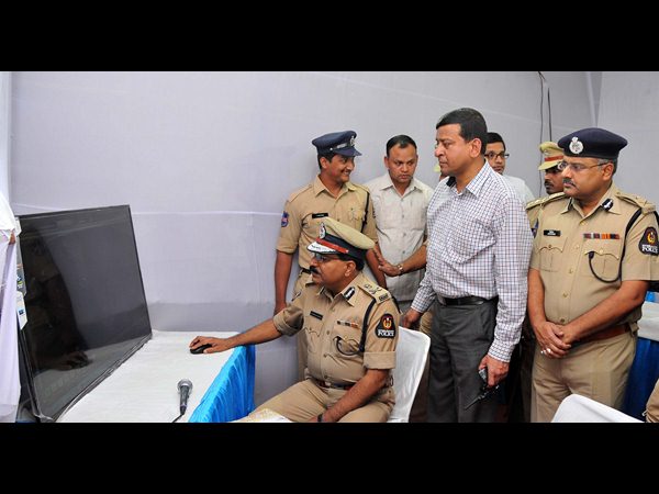 సాంకేతిక పరిజ్ఞానంతో ట్రాఫిక్ సమస్యలకు చెక్ సాంకేతిక పరిజ్ఞానంతో ట్రాఫిక్ సమస్యలకు చెక్