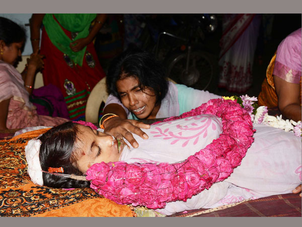 Girl falls to her death in Vishaka Girl falls to her death in Vishaka