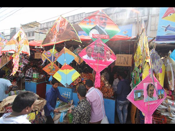 పతంగుల సందడి