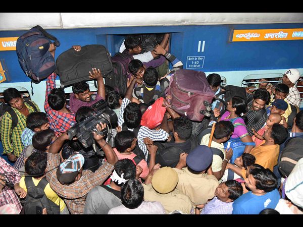 ప్రయాణికుల రద్దీ